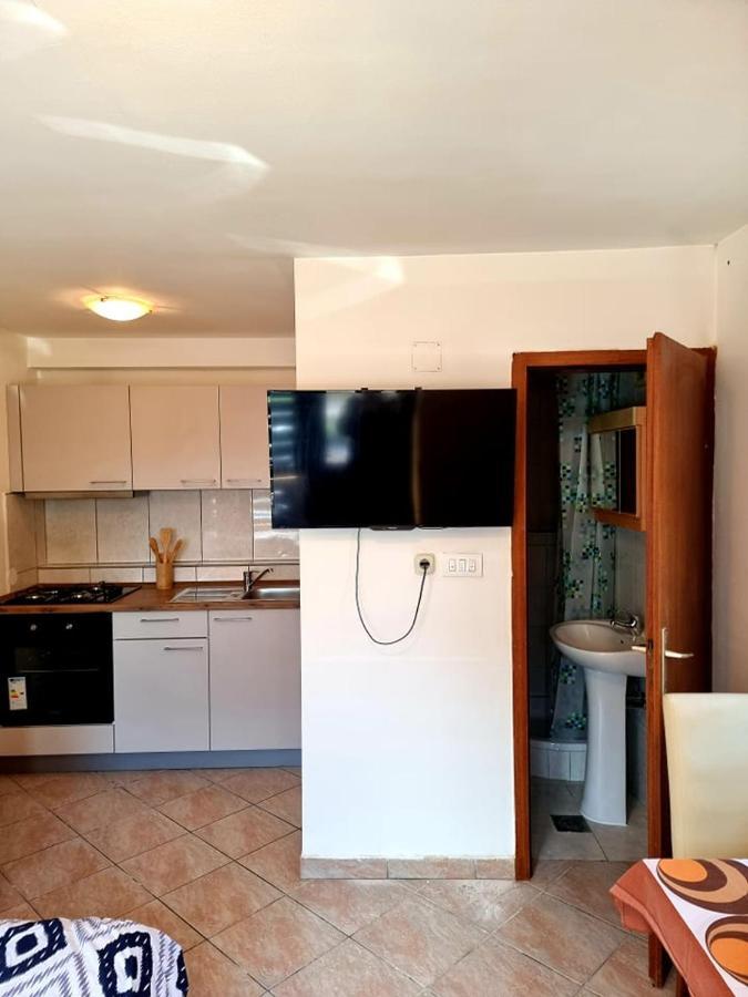 Apartmani Petra Pola Esterno foto