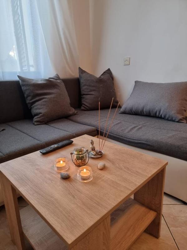 Apartmani Petra Pola Esterno foto