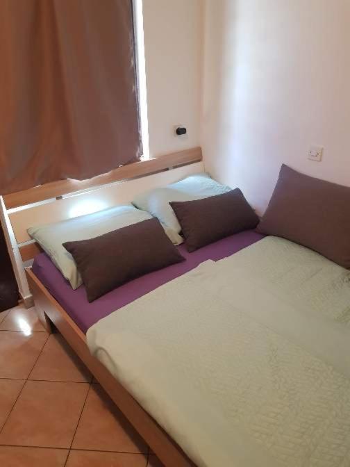 Apartmani Petra Pola Esterno foto