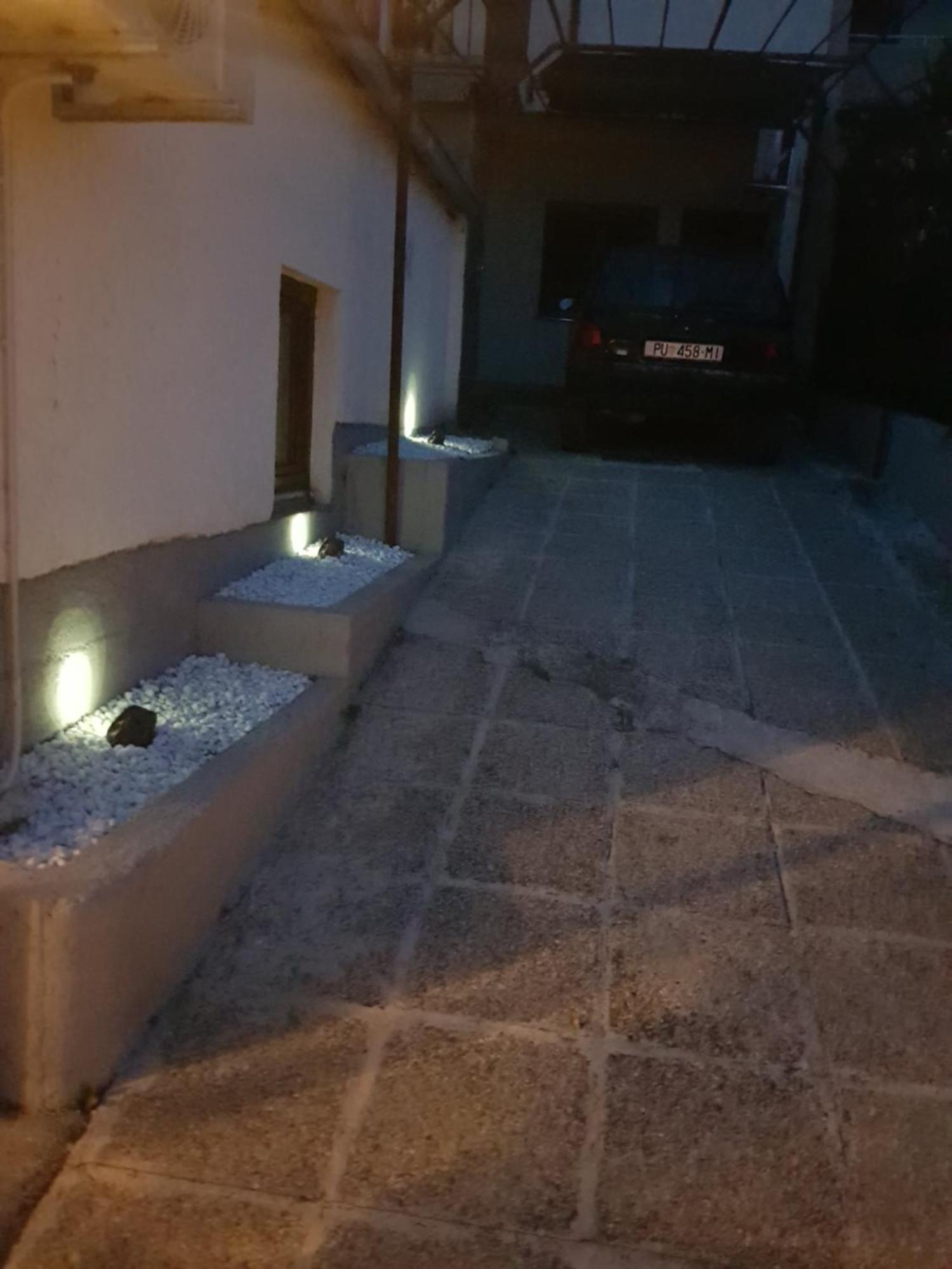Apartmani Petra Pola Esterno foto